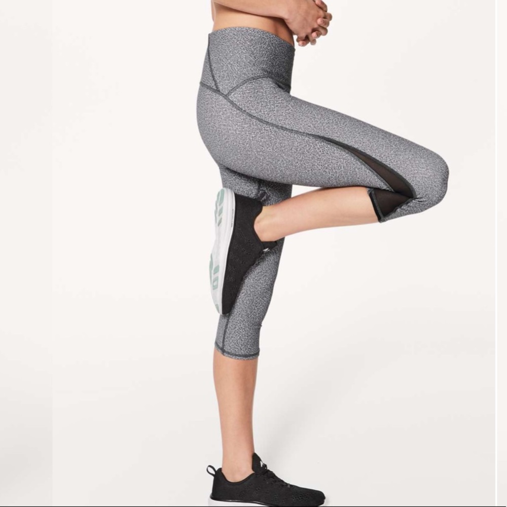 Lululemon Train Times Crop 17" Leggings Alpine 6